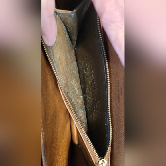 Louis Vuitton Courcelles Monogram - Authentic - EUC - Picture 15 of 16